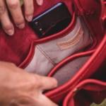 Sac artisanal en cuir rouge