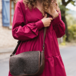 Shooting de la collection Sac du Berger Automne/Hiver 2023-2024 avec Simon et Sophie comme modèles. Photographie de Franck Tourneret, professionnel des marques aveyronnaises.