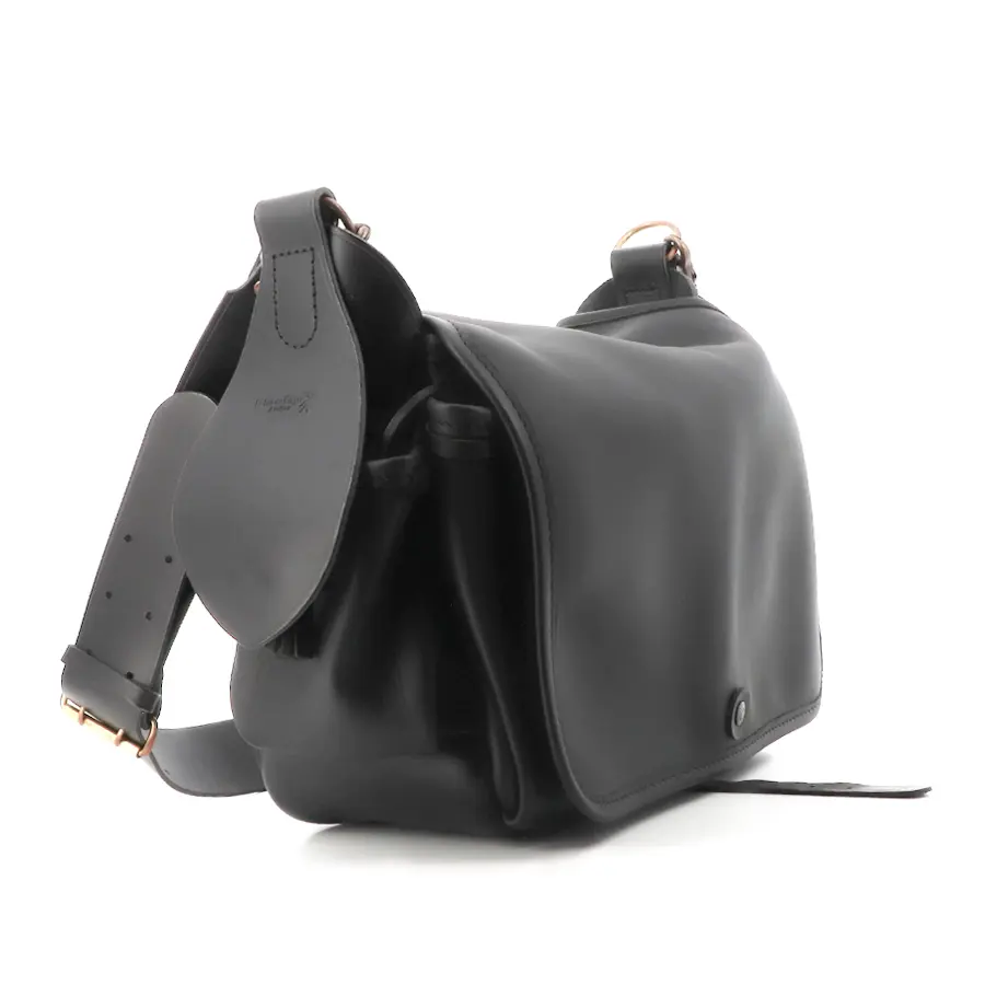 Sac du Berger Pack: a Leather Photographer's Bag Made in France