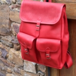 Sac à dos rouge en cuir