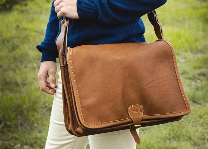 Leather shoulder bag